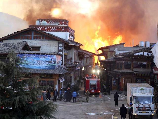 A-fire-truck-is-seen-at-Dukezong-in-Shangri-la-county-Yunnan-province-More-than-1-000-people-were-battling-the-fire-Reuters-Photo A-fire-truck-is-seen-at-Dukezong-in-Shangri-la-county-Yunnan-province-More-than-1-000-people-were-battling-the-fire-Reuters-Photo