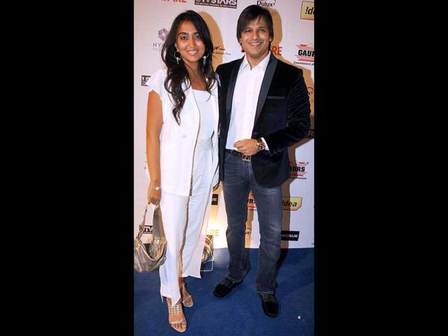Vivek Oberoi and his wife pose together. Vivek Oberoi and his wife pose together.
