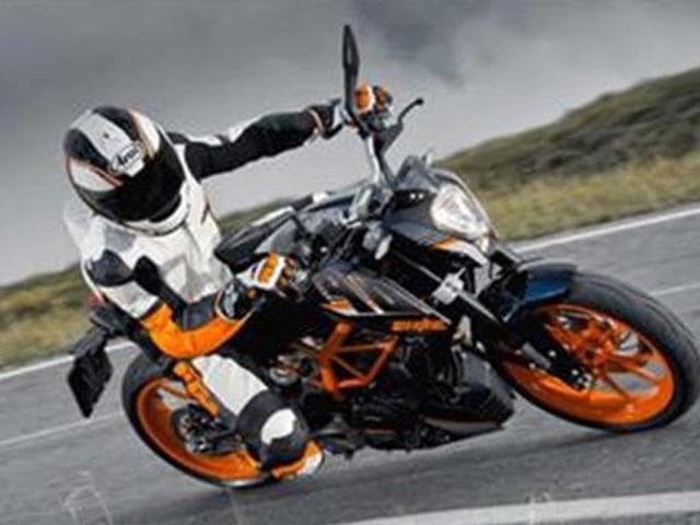 KTM-offers-390-Duke-in-black-color-scheme KTM-offers-390-Duke-in-black-color-scheme
