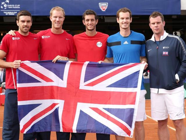 Great Britain's Davis Cup team (L-R) Colin Fleming, Dominic Inglot, James Ward, Andy Murray and capotain Leon Smith celebrate their 3-1 victory against the United States during day three of the Davis Cup World Group first round in San Diego. (AFP Photo)