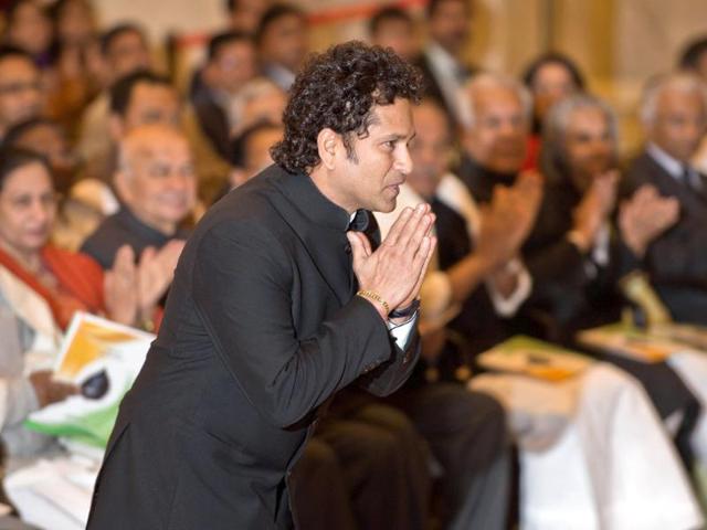 Sachin Tendulkar greets President Pranab Mukherjee prior to receiving the Bharat Ratna at the Rashtrapati Bhavan in New Delhi. (AFP photo) Sachin Tendulkar greets President Pranab Mukherjee prior to receiving the Bharat Ratna at the Rashtrapati Bhavan in New Delhi. (AFP photo)