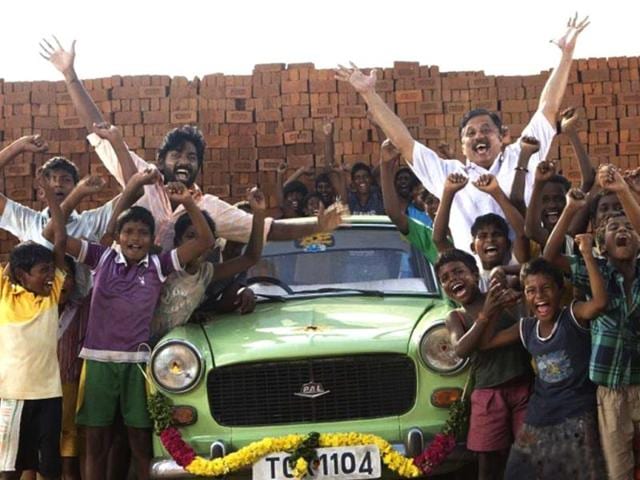 Pannaiyarum Padminiyum, an upcoming Tamil film, is directed by debutant Arun Kumar of Naalaya Iyakunar fame.