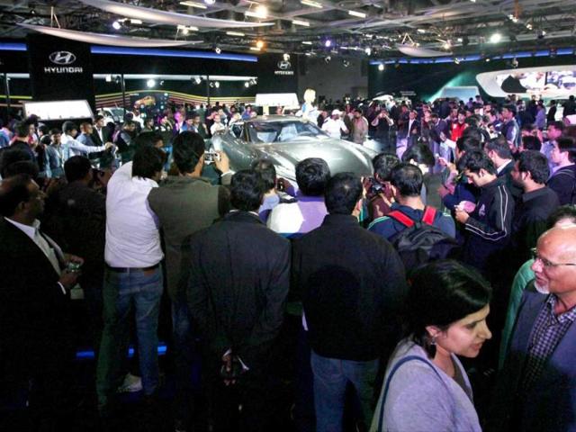 Visitors swarm like bees in Auto Expo pavilions (PTI photo)
