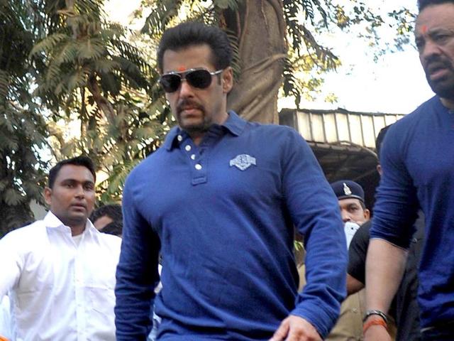 Actor Salman Khan attends the 'Little Hearts Marathon', a children's marathon of up to 2 kms, organized by Wadia Hospital and Siddhivinayak Temple in Mumbai on February 9, 2014. AFP PHOTO