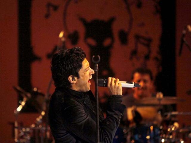 Farhan Akhtar performs on the 9th day of the Kalaghoda Arts Festival in Mumbai. (Kalpak Pathak/ HT Photo)