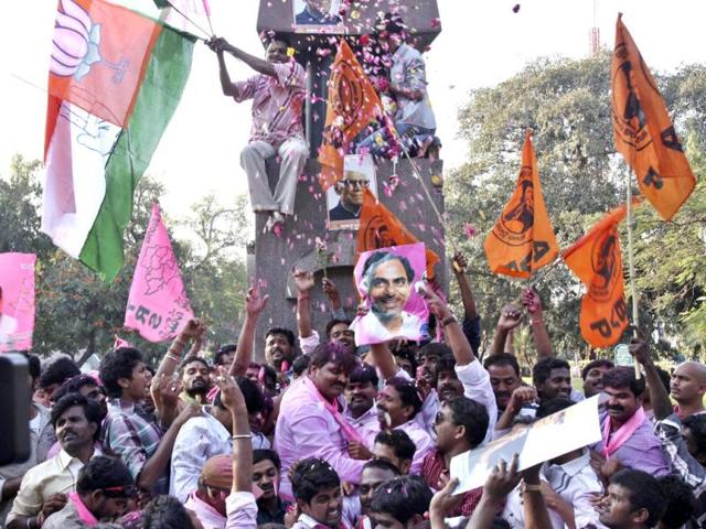 Telangana supporters in Hyderabad celebrate the passage of Telangana bill in the Lok Sabha. (HT photo)