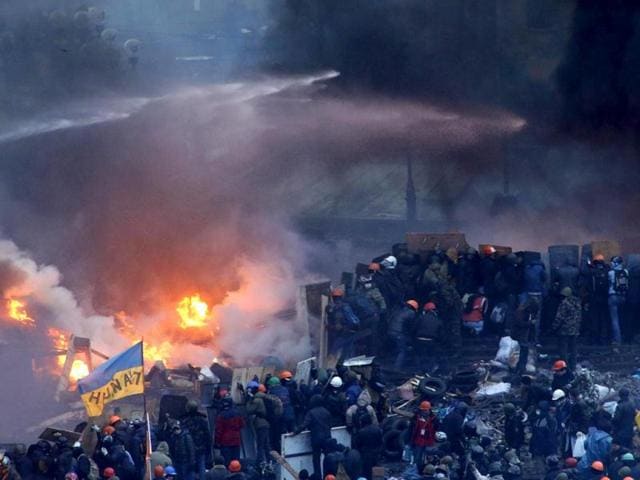 Protesters-clash-at-Independence-Square-in-Kiev-Ukraine-Reuters Protesters-clash-at-Independence-Square-in-Kiev-Ukraine-Reuters