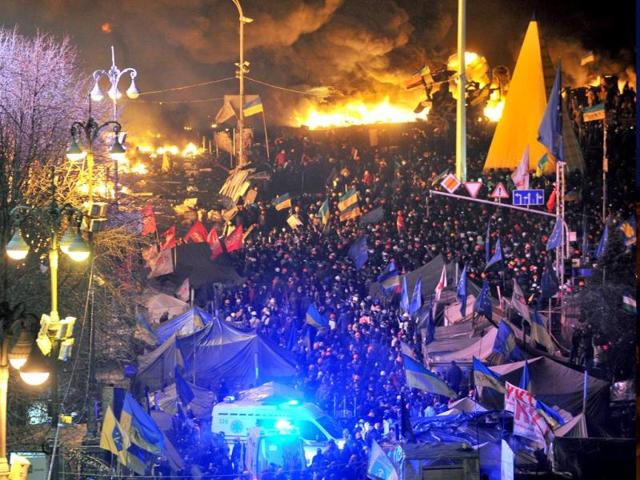 Protesters-clash-at-Independence-Square-in-Kiev-Ukraine-Reuters Protesters-clash-at-Independence-Square-in-Kiev-Ukraine-Reuters