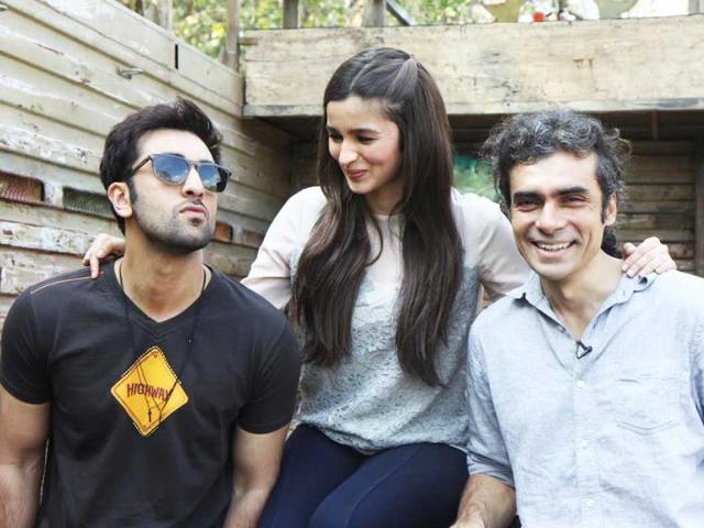 Ranbir Kapoor, Alia Bhatt and Imtiaz Ali enjoy each other's company while promoting Highway.