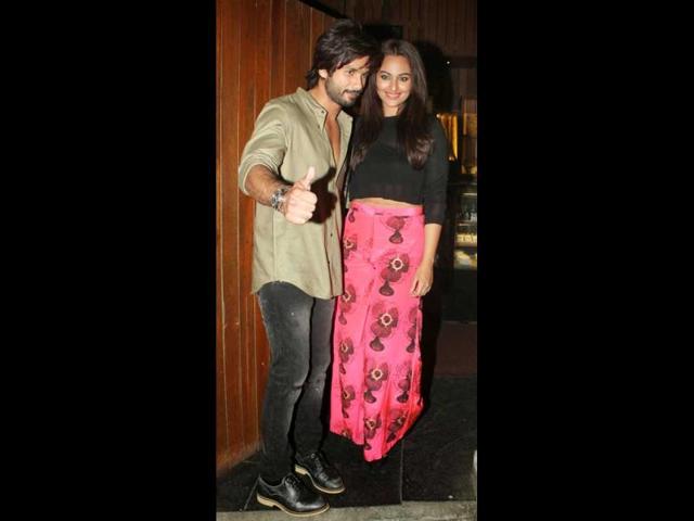 If rumours are to be believed, Shahid and his R..Rajkumar co-stars Sonakshi Sinha are the latest lovebirds in B-town. The duo have been seen together on just too many occasions to suggest otherwise. A look at other A-list stars said to have dated Sasha.