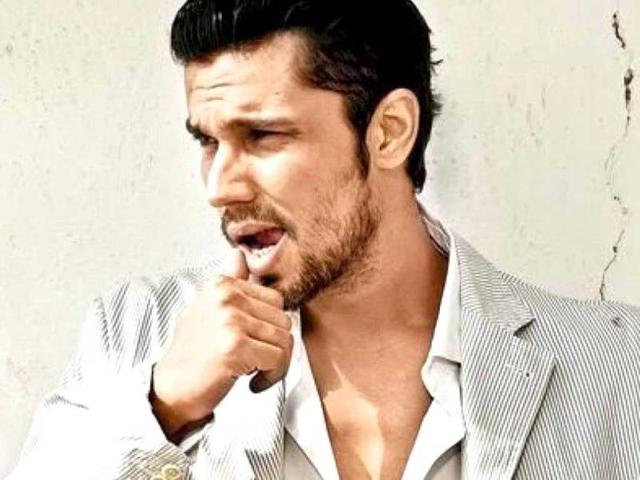 Randeep-Hooda