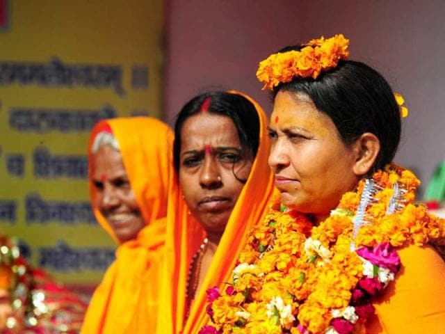 India-s-first-women-akhara-s-Pithadhishwar-Jagat-Guru-Shankaracharya-Shri-Sadguru-Trikaal-Bhawanta-L-stands-with-her-disciples-outside-her-Temple-in-Allahabad-AFP-photo India-s-first-women-akhara-s-Pithadhishwar-Jagat-Guru-Shankaracharya-Shri-Sadguru-Trikaal-Bhawanta-L-stands-with-her-disciples-outside-her-Temple-in-Allahabad-AFP-photo