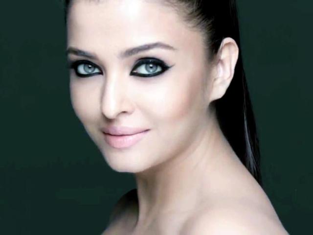 Aishwarya Rai Bachchan is also amongst the top endorsers and earns Rs 5 crore or above for every deal.