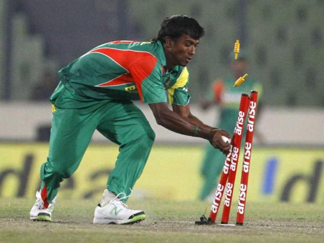 Bangladesh’s Rubel Hossain successfully dislodges the bails to dismiss Sri Lanka’s Mahela Jayawardene during their Asia Cup match in Mirpur, Bangladesh. (AP Photo) Bangladesh’s Rubel Hossain successfully dislodges the bails to dismiss Sri Lanka’s Mahela Jayawardene during their Asia Cup match in Mirpur, Bangladesh. (AP Photo)
