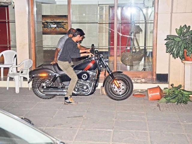 Siddharth Malhotra struggles with his new bike.
