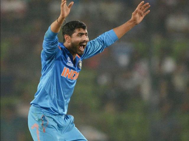 Ravindra Jadeja appeals against Pakistan's Shoaib Malik during their ICC World Twenty20 match at the Sher-e-Bangla National Cricket Stadium in Dhaka. (AFP Photo)