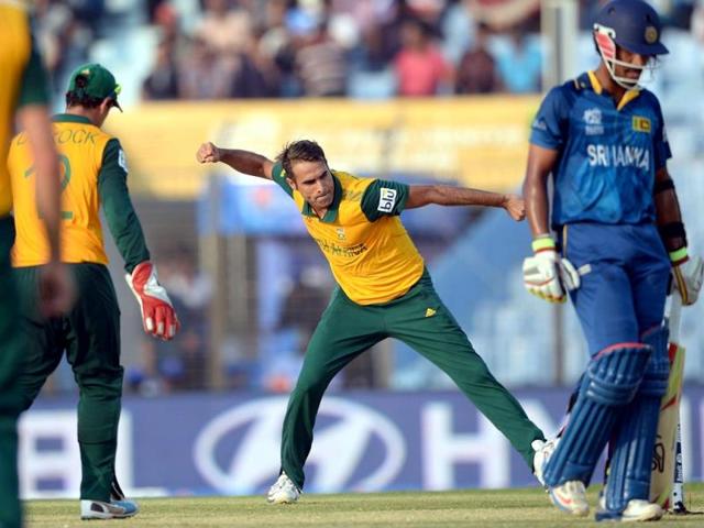 South Africa's Imran Tahir (C) celebrates the wicket of Sri Lanka's Dinesh Chandimal (L) during their ICC World Twenty20 match in Chittagong. (AFP Photo) South Africa's Imran Tahir (C) celebrates the wicket of Sri Lanka's Dinesh Chandimal (L) during their ICC World Twenty20 match in Chittagong. (AFP Photo)