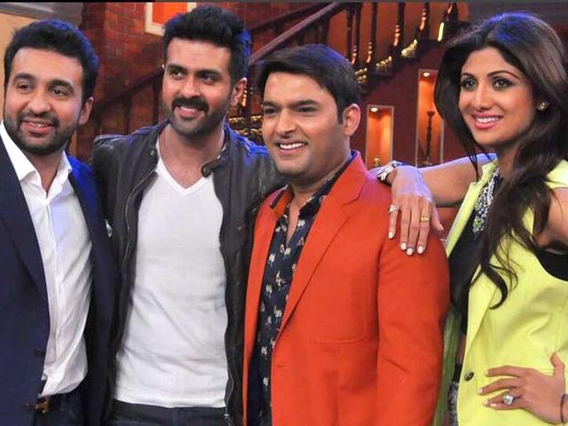 Shilpa Shetty, Raj Kundra and Harman Baweja pose with Kapil Sharma.