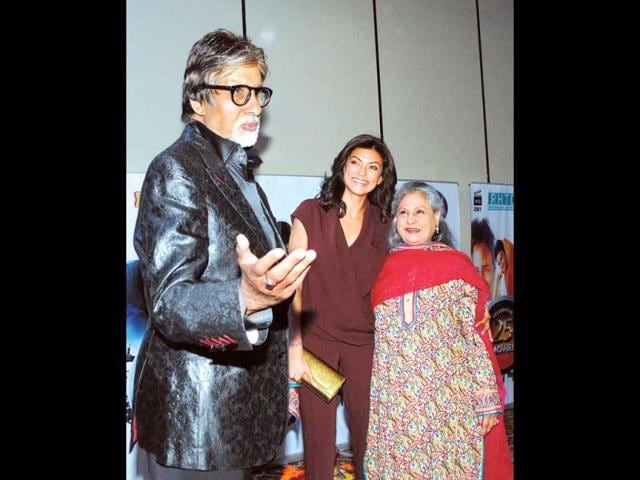 Veteran filmmaker Vashu Bhagnani hosted a party to celebrate the production of 25 films in Bollywood. The who’s who of the industry, from Amitabh Bachchan to Hrithik Roshan, dropped by to wish him. (HT Photo/Prodip Guha)