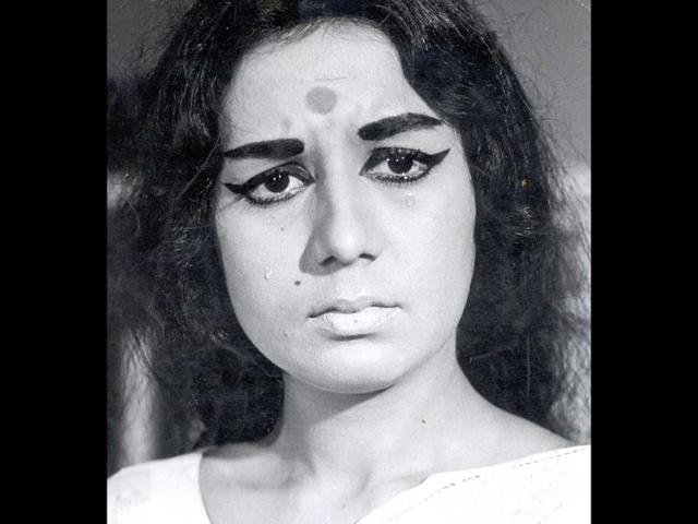 In 1992, Nanda got engaged to director Manmohan Desai but he died after falling from the terrace of his flat. (HT Photo)