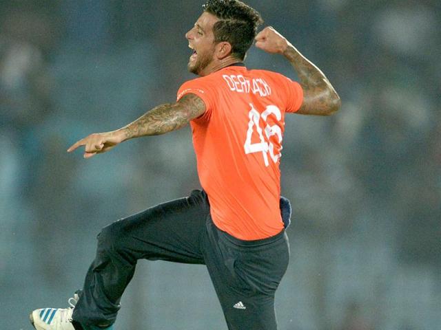 England's Jade Dernbach appeals for Sri Lanka's Mahela Jayawardene's during their ICC World Twenty20 match at the Zahur Ahmed Chowdhury Stadium in Chittagong. (AFP Photo) England's Jade Dernbach appeals for Sri Lanka's Mahela Jayawardene's during their ICC World Twenty20 match at the Zahur Ahmed Chowdhury Stadium in Chittagong. (AFP Photo)