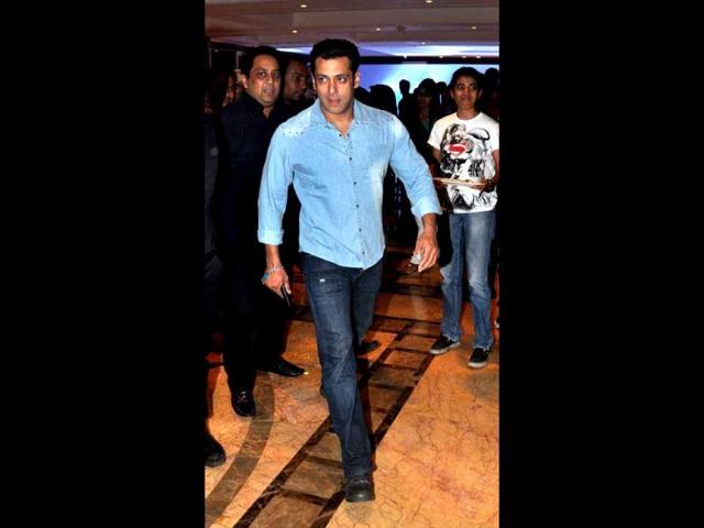 Salman Khan Frenzy Hits Warsaw Hindustan Times Written by alan bosco sajid nadiadwala salman khan, jacqueline fernandez, nawazuddin siddiqui, randeep hooda, mithun. salman khan frenzy hits warsaw