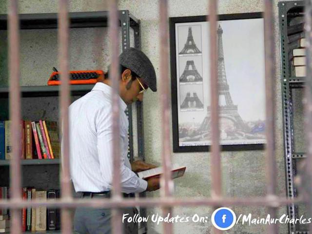 Randeep Hooda-starrer Main Aur Charles focusses on the sensational jailbreak of Charles Shobhraj. (FACEBOOK/MAINAURCHARLES)