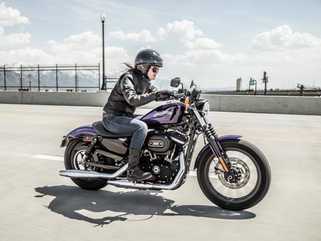 Harley-Davidson Sportster Iron 883: a smooth ride thanks to rubber engine mountings and a six-speed transmission for cruising or pulling away. (AFP)