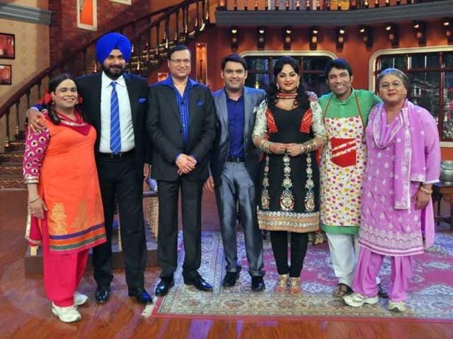Rajat Sharma poses with the team on Comedy Nights with Kapil.