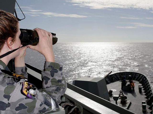 Australian-navy-officials-onboard-ship-searching-for-MH370