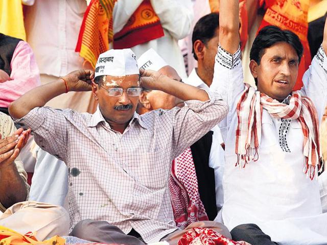 Arvind-Kejriwal-and-Kumar-Vishwas-with-other-Aam-Aadmi-Party-leaders-at-a-rally-in-Varanasi-in-March-Raj-K-Raj-HT-Photo