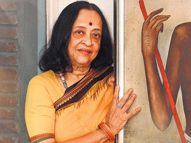Anjolie Ela Menon: The veteran artist’s style is strong, individual and full of colour. From Kanjeevarams to hand-woven beauties, we have seen her adorn saris that are no less than pieces of art themselves. She’s also seen in classy salwar kameez, while her signature bindi defines her. (HT Photo)