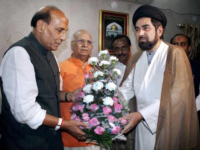 BJP-president-and-Lucknow-candidate-Rajnath-Singh-with-Shia-cleric-Maulana-Kalbe-Sadiq-during-a-meeting-in-Lucknow-PTI-photo