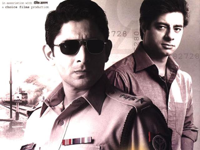 Inspired by real life incidents, Kabeer Kaushik's Seher (2005) brought huge critical appreciation for Arshad. Warsi played a police officer, fighting for the right in the movie that also starred Pankaj Kapur and Sushant Singh. 