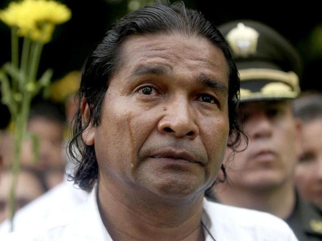 A resident cries during a symbolic public funeral for Colombian Nobel laureate Gabriel Garcia Marquez, in Aracataca. Colombia is due to hold a separate memorial on Tuesday. (Reuters Photo)