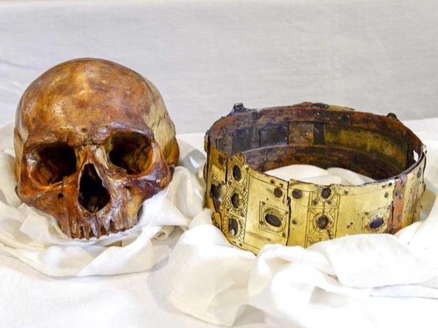 The skull and crown of Swedish 12th century King Erik IX, called Erik the Saint, are displayed in Uppsala Cathedral in Sweden. (AP Photo)
