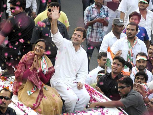 Congress vice-president Rahul Gandhi during his road show for Congress candidate Rita Bahuguna Joshi in Lucknow. (HT photo/Deepak Gupta)
