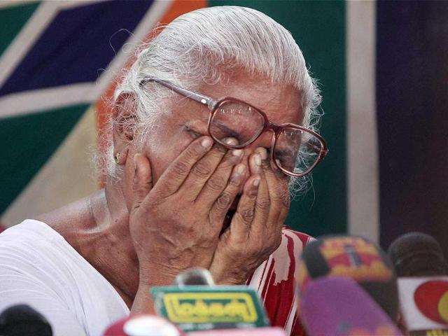 Arputhammal, mother of Perarivalan, one of the seven life convicts in the Rajiv Gandhi assassination case, wailing upon hearing SC verdict referring the issue of release of seven convicts to constitutional bench, in Chennai. (PTI photo)