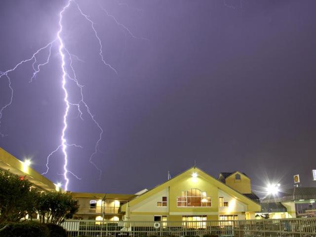 Lighting strikes from a TVS (tornadic vortex signature) storm in Tuscaloosa, Alabama. (Reuters Photo)