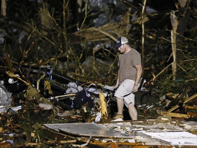 A-US-flag-flies-over-a-suburban-area-that-was-destroyed-after-a-tornado-near-Vilonia-Arkansas-Reuters-Photo A-US-flag-flies-over-a-suburban-area-that-was-destroyed-after-a-tornado-near-Vilonia-Arkansas-Reuters-Photo