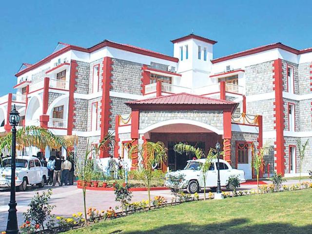 A-view-of-Uttarakhand-state-guest-house-at-Bijapur-in-Dehradun-where-CM-Harish-Rawat-resides-HT-Photo