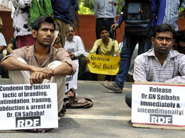 Members-of-Democratic-Students-Union-hold-a-sitting-protest-outside-Maharashtra-Sadan-against-the-arrest-of-Delhi-University-s-Dr-GN-Saibaba-by-the-Maharashtra-police-in-New-Delhi-Saumya-Khandelwal-HT-photo