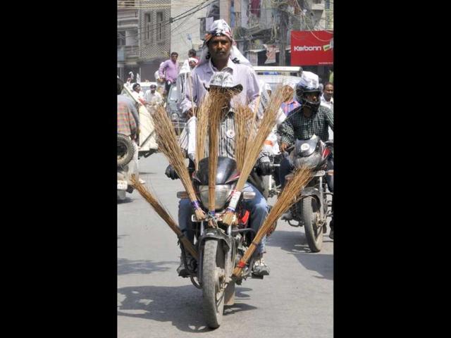 AAP jhadoos enjoy a bike ride