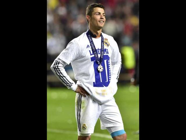 Real-Madrid-s-Portuguese-forward-Cristiano-Ronaldo-celebrates-their-victory-at-the-end-of-the-UEFA-Champions-League-final-against-Atletico-Madrid-in-Lisbon-AFP-Photo