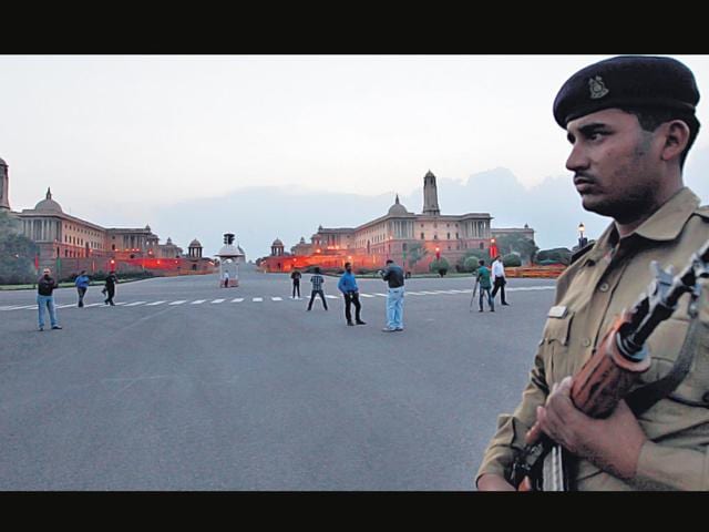 A-security-personnel-keeps-guard-Arvind-Yadav-HT-File-Photo A-security-personnel-keeps-guard-Arvind-Yadav-HT-File-Photo