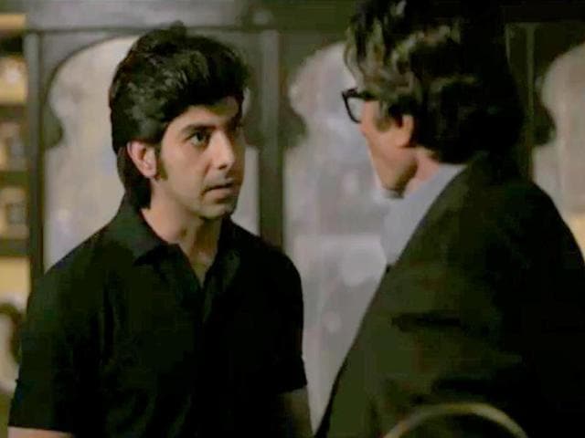 Pavail-Gulati-in-a-scene-with-Amitabh-Bachchan-in-upcoming-show-Yudh Pavail-Gulati-in-a-scene-with-Amitabh-Bachchan-in-upcoming-show-Yudh