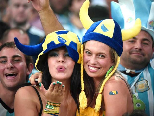 Bosnian fans cheer during the match between Argentina and Bosnia-Hercegovina at the Maracana Stadium in Rio De Janeiro. (AFP Photo) 