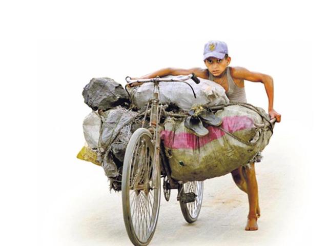 Many-children-in-Godda-sell-quintals-of-coal-The-stolen-coal-is-often-the-only-means-of-sustenance-for-their-poverty-stricken-families Many-children-in-Godda-sell-quintals-of-coal-The-stolen-coal-is-often-the-only-means-of-sustenance-for-their-poverty-stricken-families