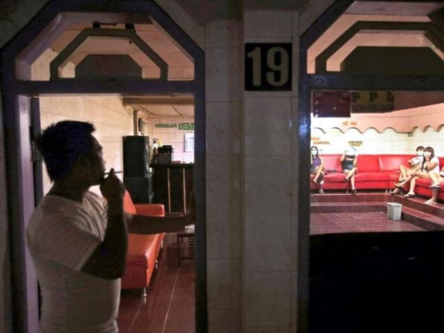 Indonesian sex workers protest 'Dolly' shutdown | Hindustan Times