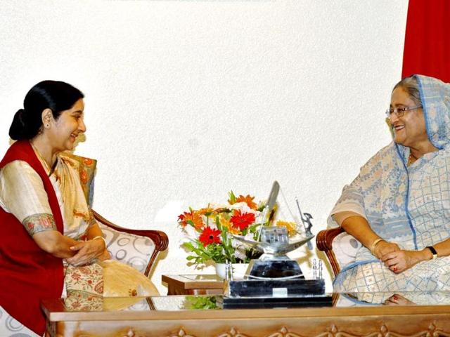 External-affairs-minister-Sushma-Swaraj-speaks-with-Bangladesh-s-PM-Sheikh-Hasina-in-Dhaka-Reuters-photo